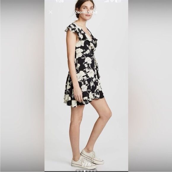 FREE PEOPLE French Quarter Print Wrap Flutter Sleeve Minidress in Onyx Combo. M - Picture 5 of 8